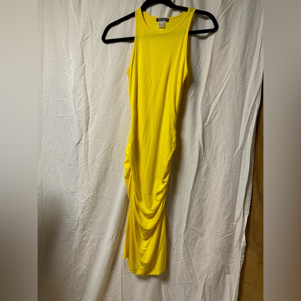 Venus NWOT stretch yellow dress. Size XS